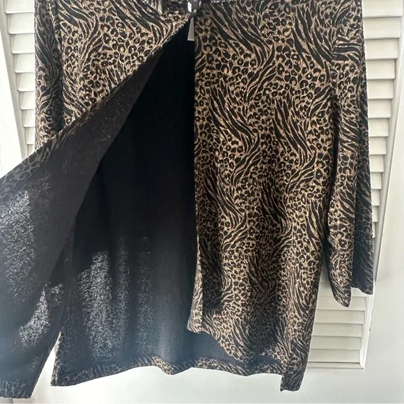 Chico’s Easywear Swing Jacket Size 1 Medium Animal Print Button Foil Wire Collar - Picture 6 of 9